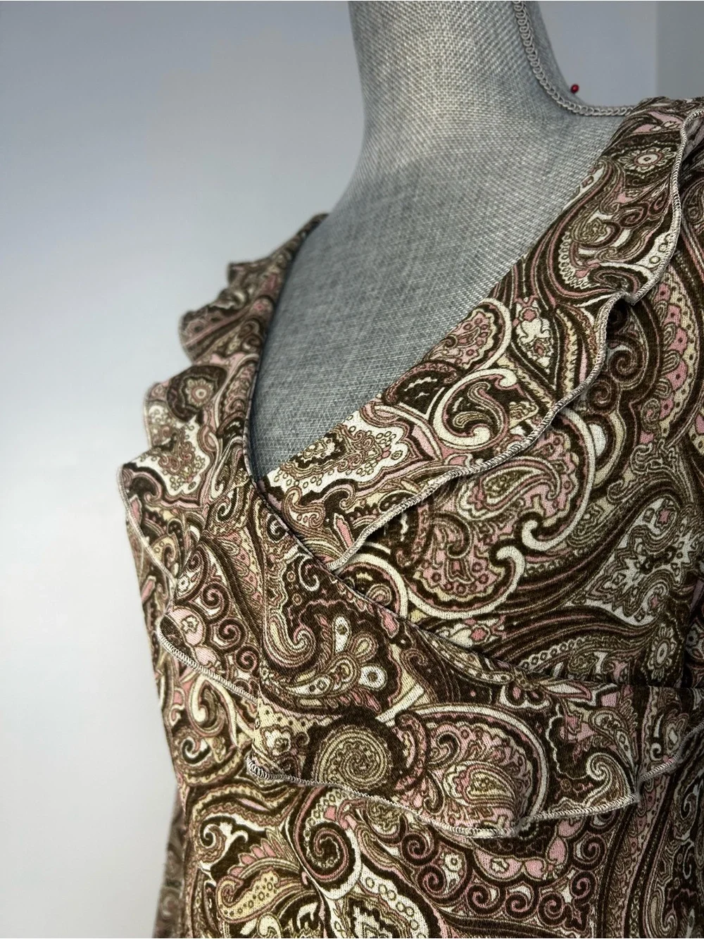 Paisley V-Neck Long flowy Sleeve Top in Brown and pink with ruffle y2k bratz - Picture 4 of 8